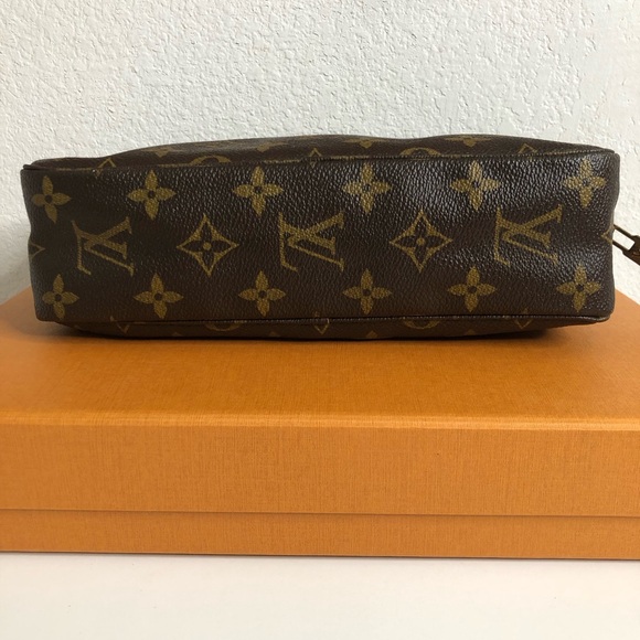 LV Paris Toilette 23 Bag. Date Code: TH January 1988 inside pocket under tag. - Picture 5 of 16